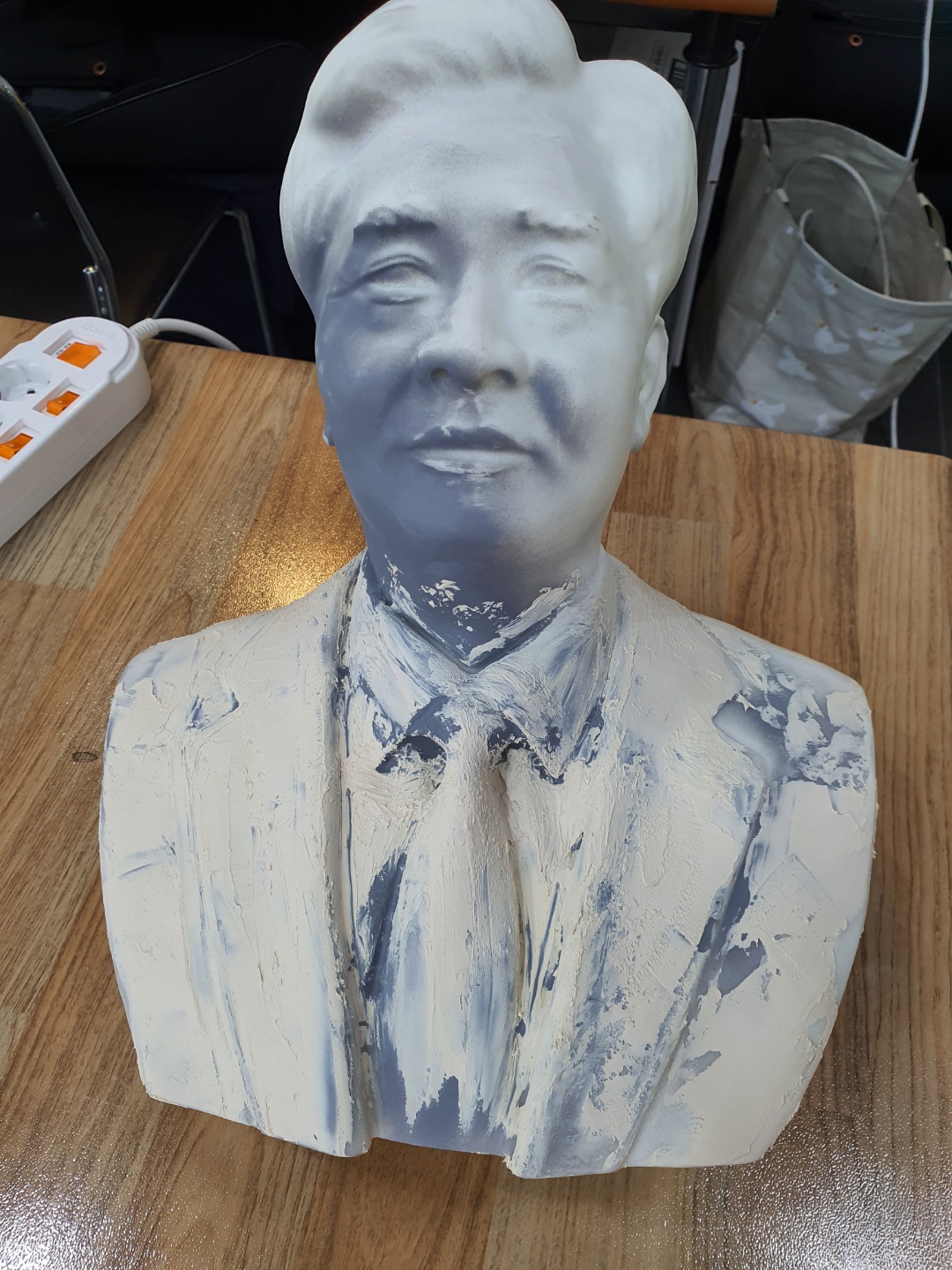 퍼티작업중